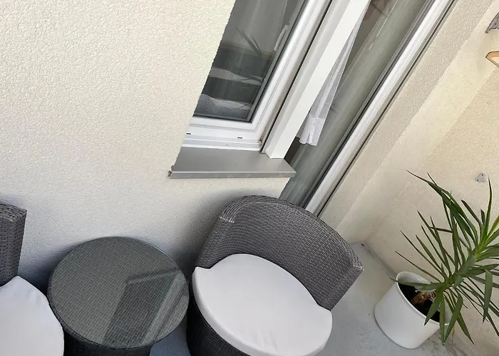 Annelise 洛伊克巴德